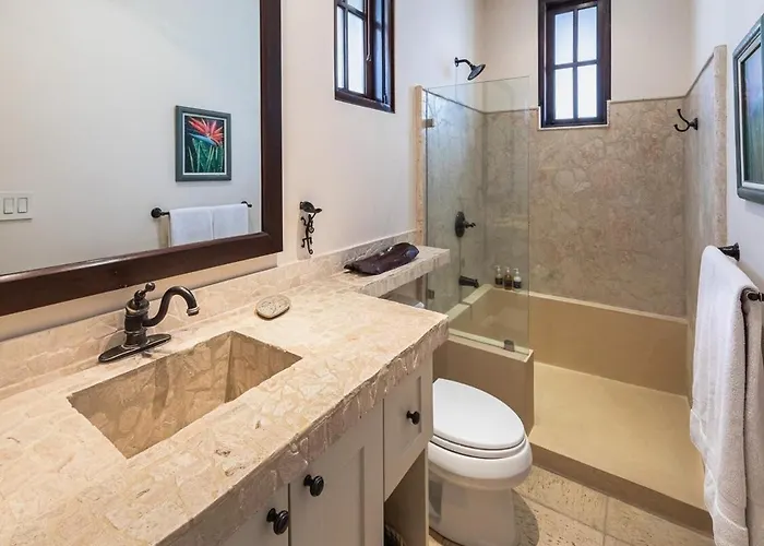Beautiful Mediterranean-style Penthouse With An Oceanview Balcony Сasa de vacaciones